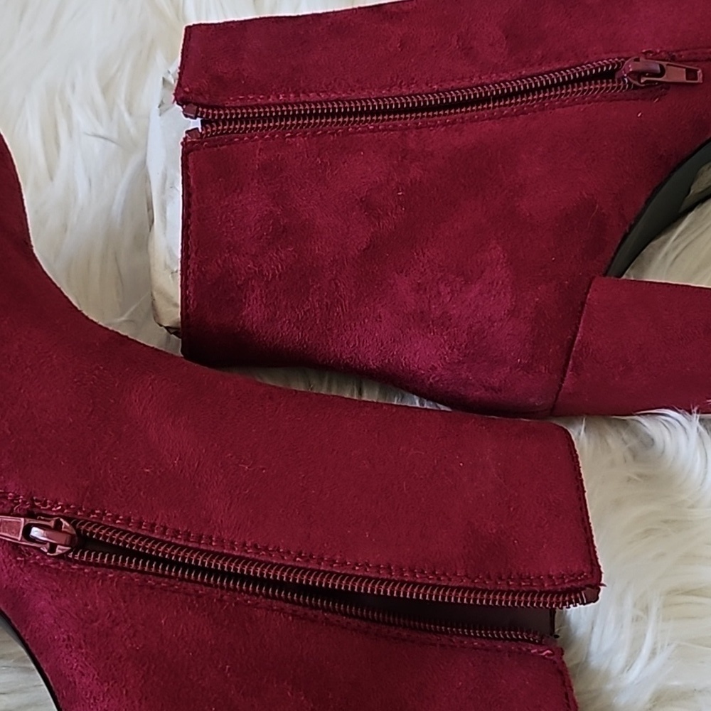 Katliu Red Faux Suede Heeled Boots NIB - Picture 8 of 14